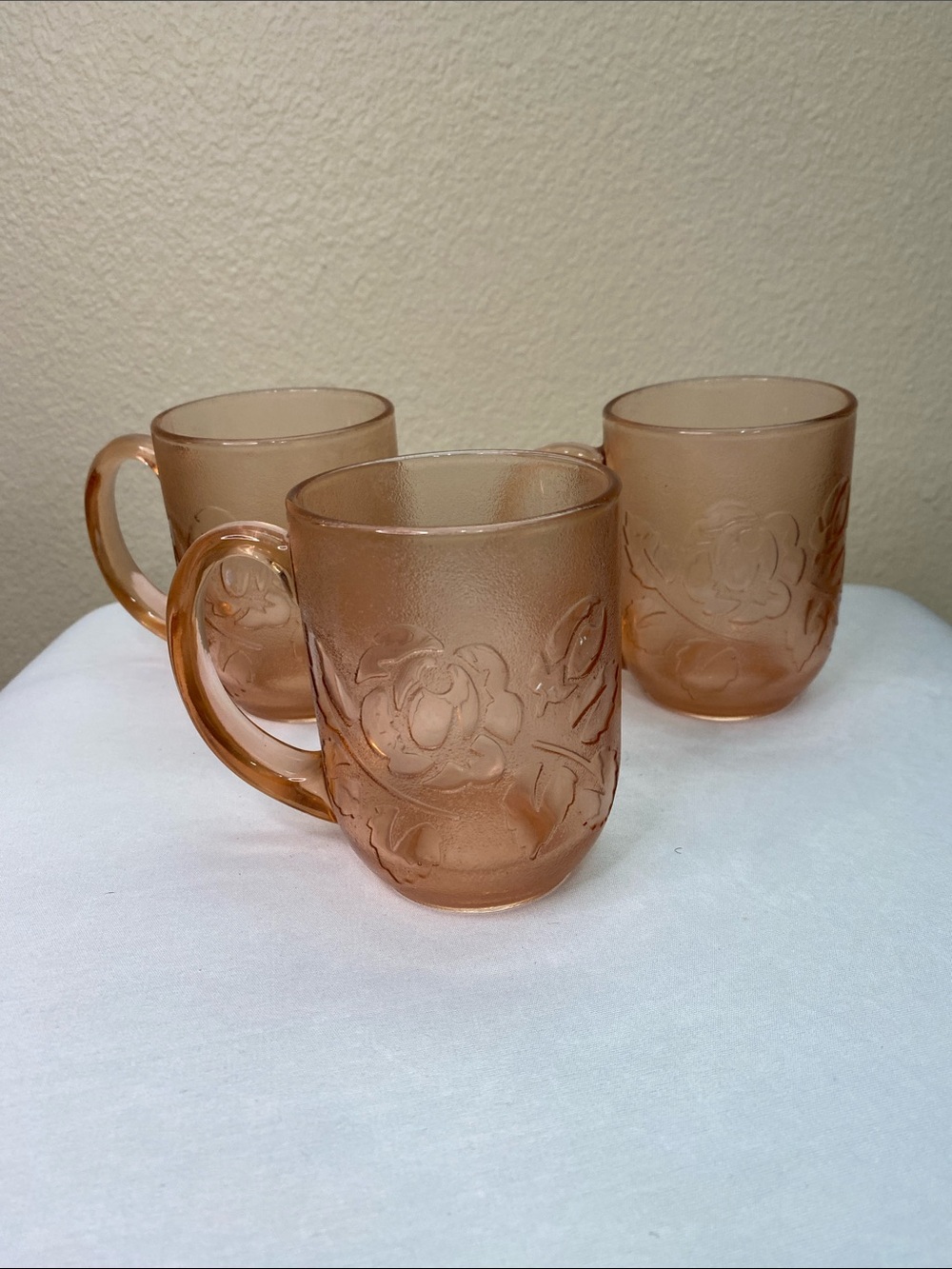 Peach Glass Rose-Embossed Mug - Set of 3